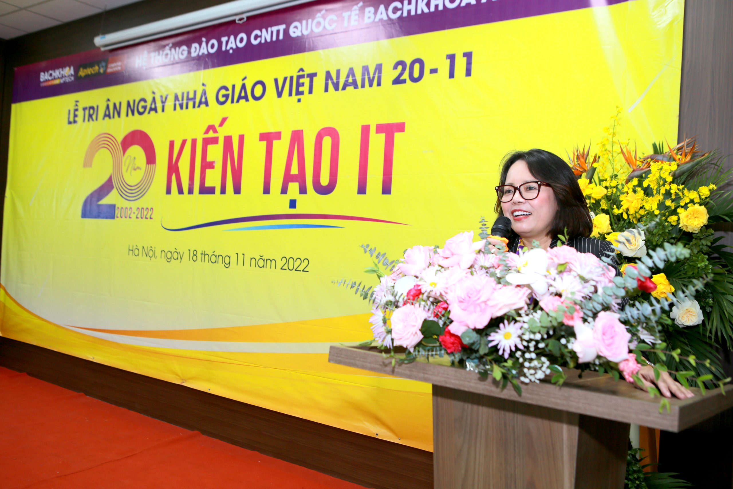 Chủ tịch Phạm Thái Hà phát biểu trong buổi lễ 20-11